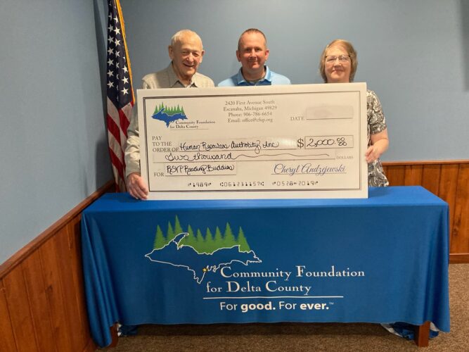Reading Buddies program gets donation | News, Sports, Jobs - Vimarsana News